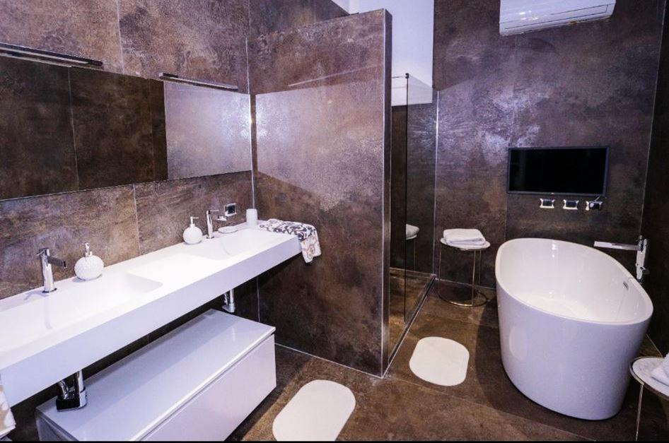 Sea Luxor Apartment Bari Exterior photo